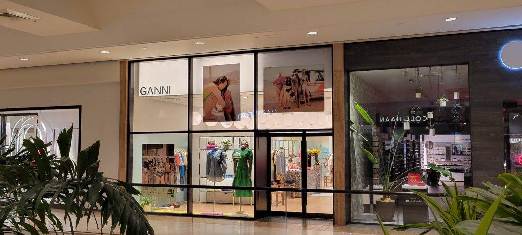 Ganni Window Graphics